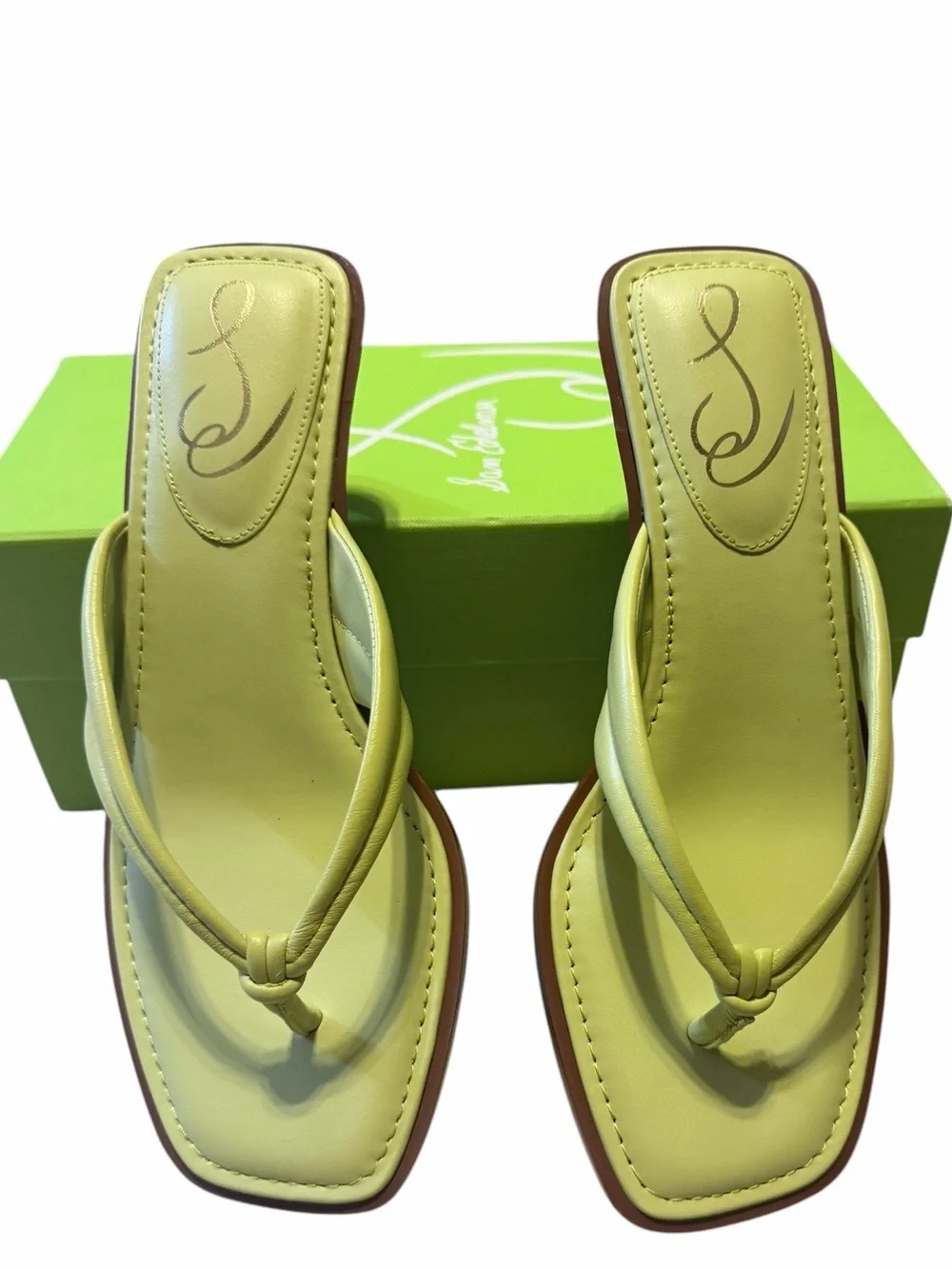 🌟🌼 NIB SAM EDELMAN DAPHNEY KIWI LEATHER Lime Green Thong Kitten Heel Sandals - Picture 5 of 9